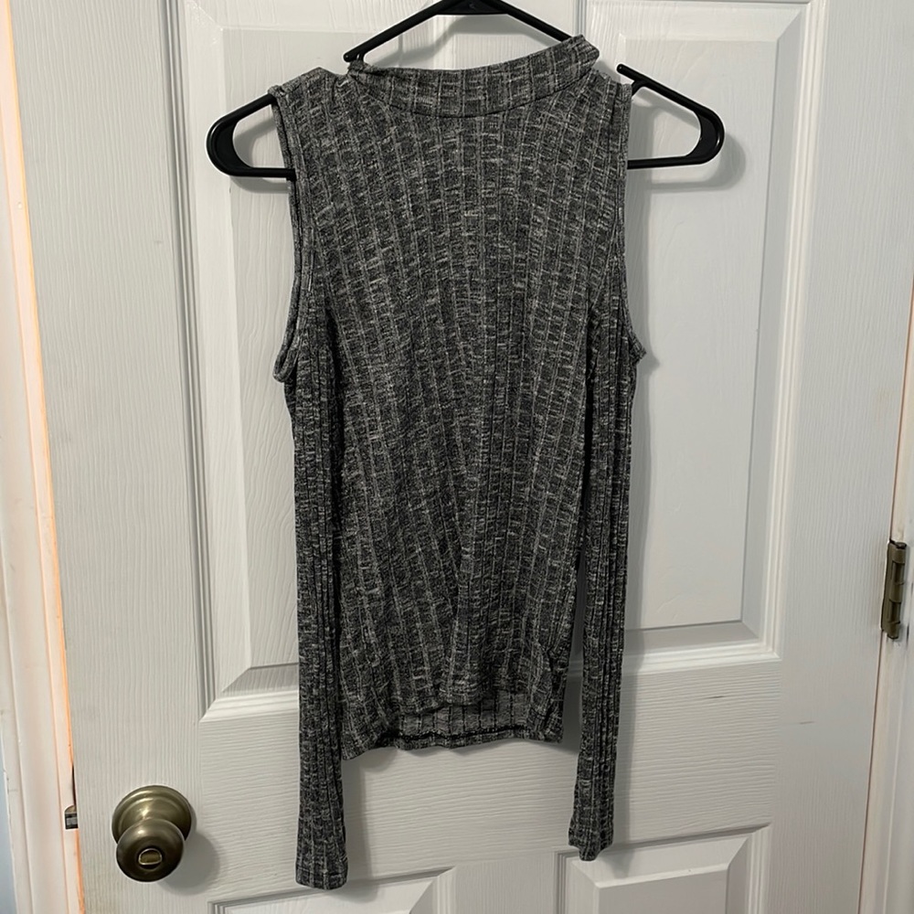 American Eagle Outfitters Gray Open Shoulder Shirt